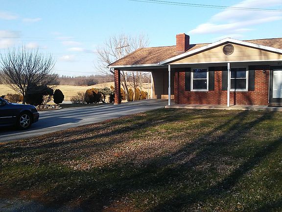 2nd image of 21 Cave Quarter Dr
