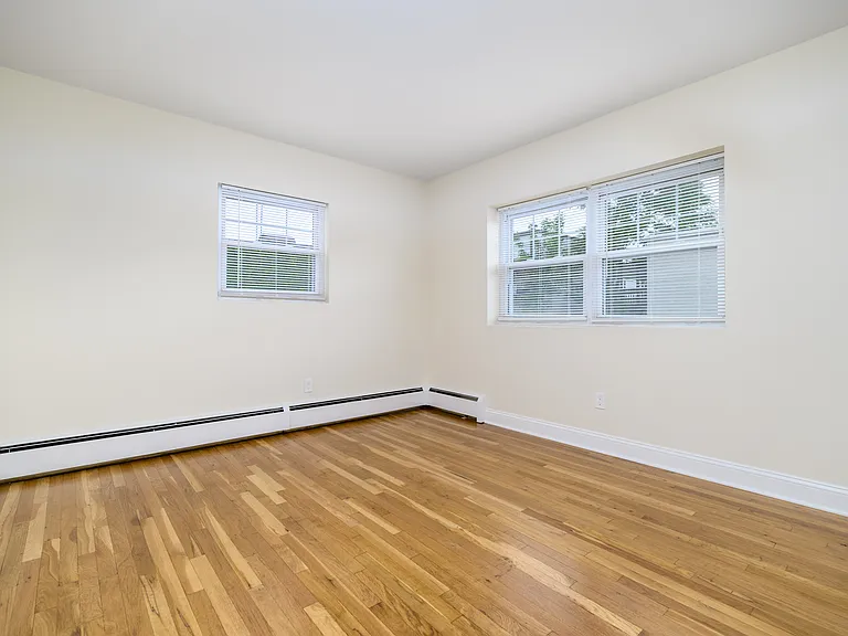 470 Glenbrook Rd #2I — Photo 12