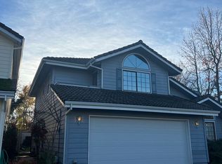 905 SE Mystic Dr, Grants Pass, OR 97527
