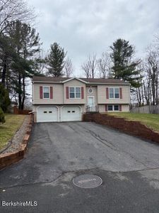 5 Donovan St, Pittsfield, MA, 01201