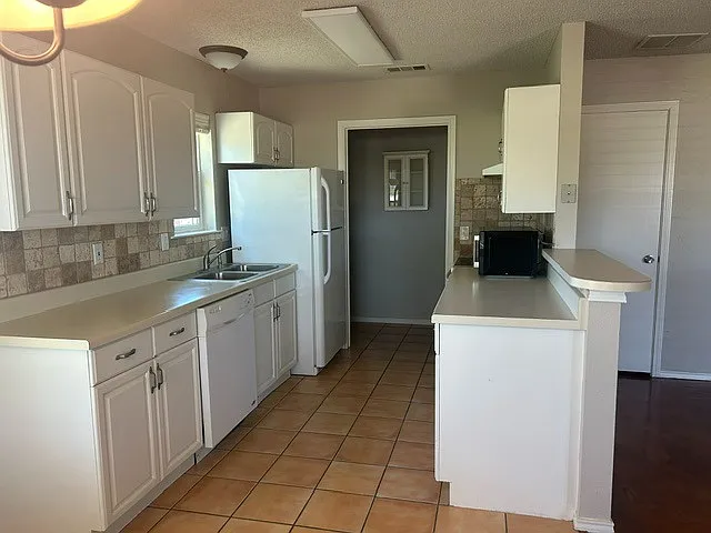 144 Lakota Ln — Photo 3