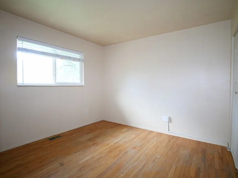 531 Empress St — Photo 10