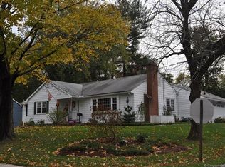 102 Meadowgate St, Wethersfield, CT 06109