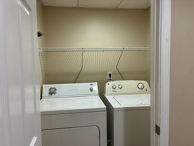 150 Riverdale Dr #B — Photo 8