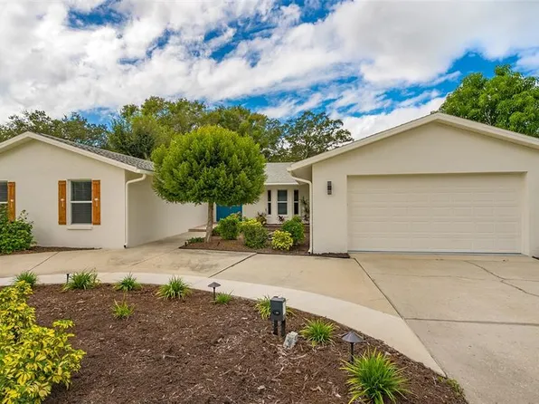 3922 Dunn Dr, Sarasota, FL 34233