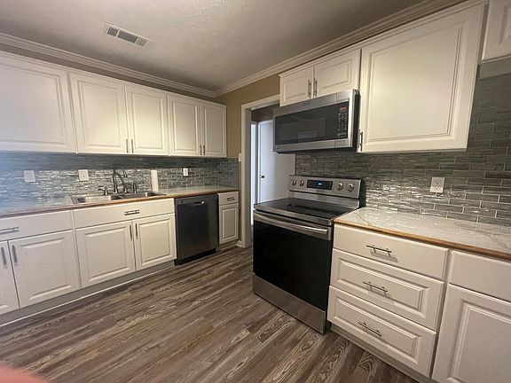 4th image of 105 Burnie Dr