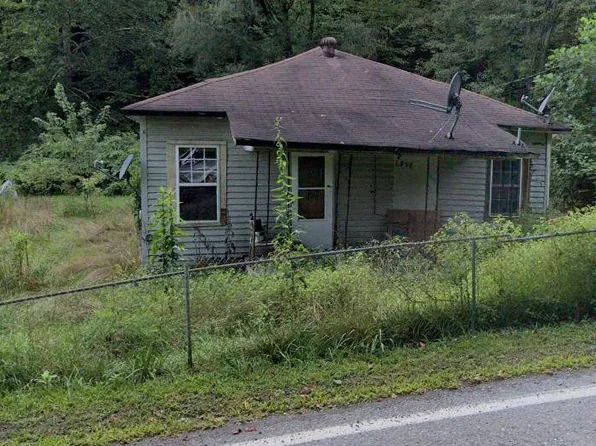 6996 Coal City Rd, Rhodell, WV 25915