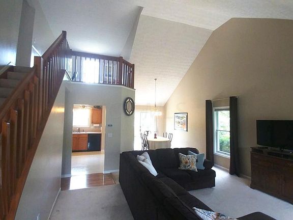 4th image of 287 Meadow Ash Dr