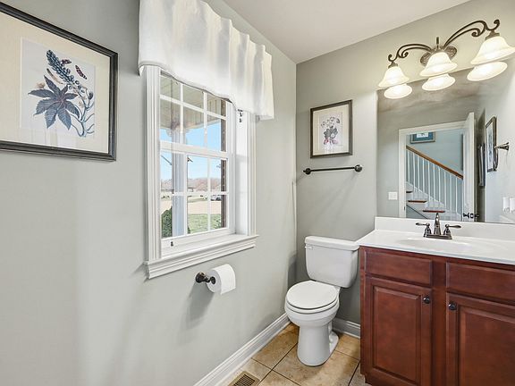 5th image of 329 Sydney Way