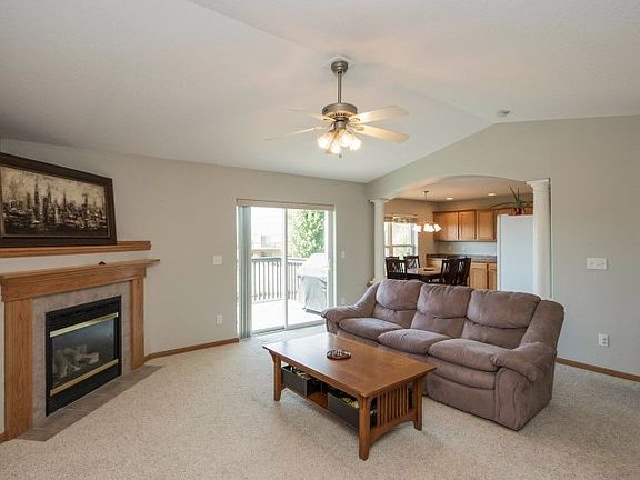 3rd image of 1572 Deerfield Dr