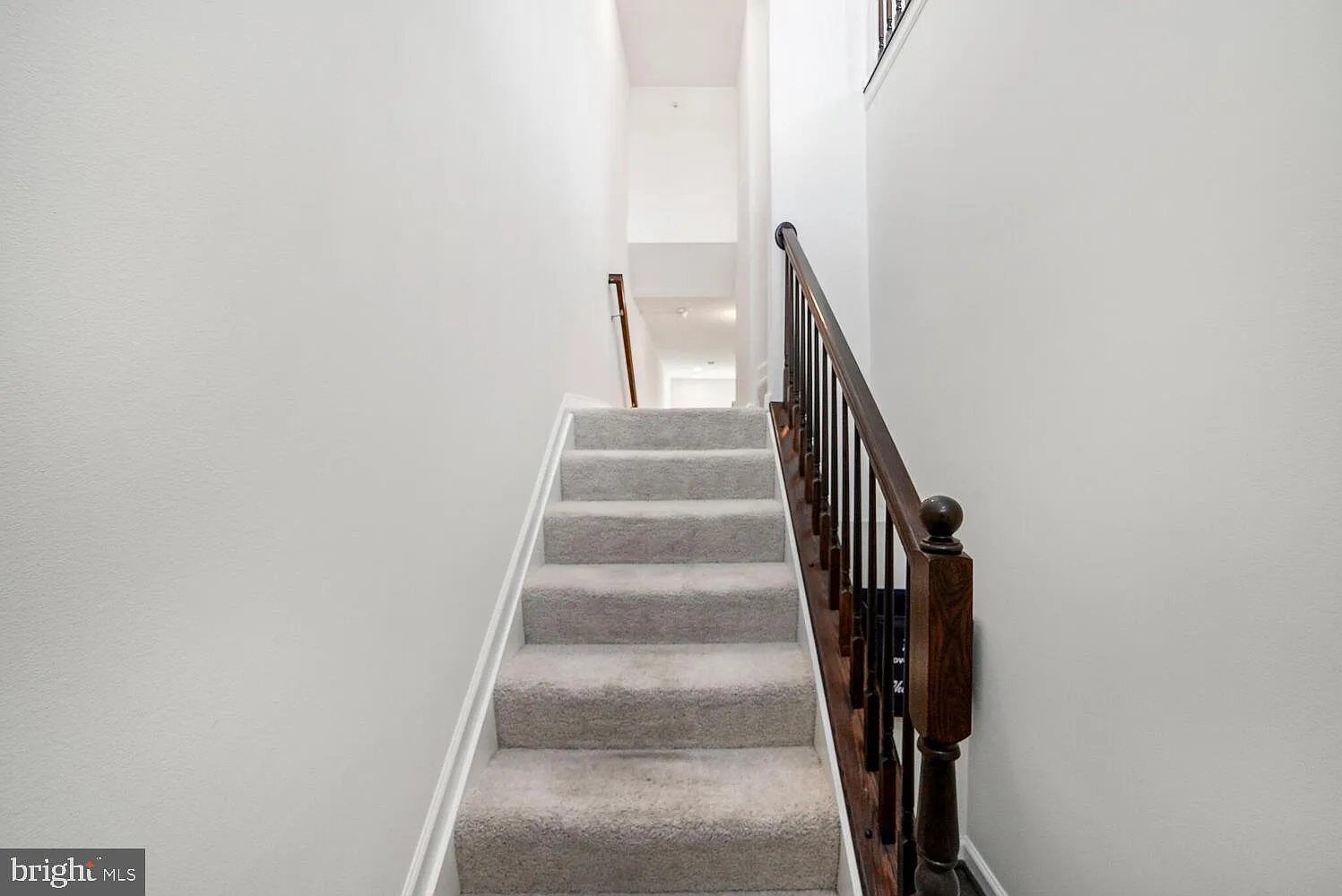 3 bed, 3.5 bath, 2972 sqft, $3,600 — Photo 2