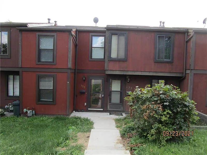 125 Old Meadow Rd photo 1