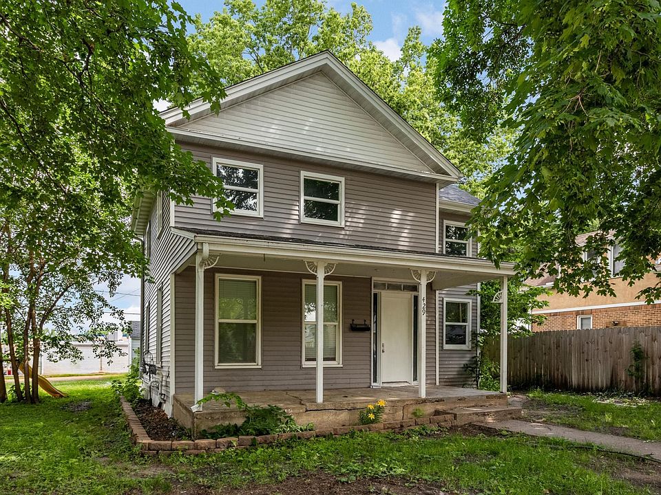 1st image of 429 2nd Ave E