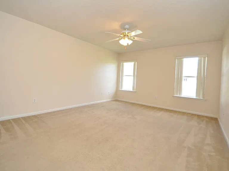 116 London Dr — Photo 19