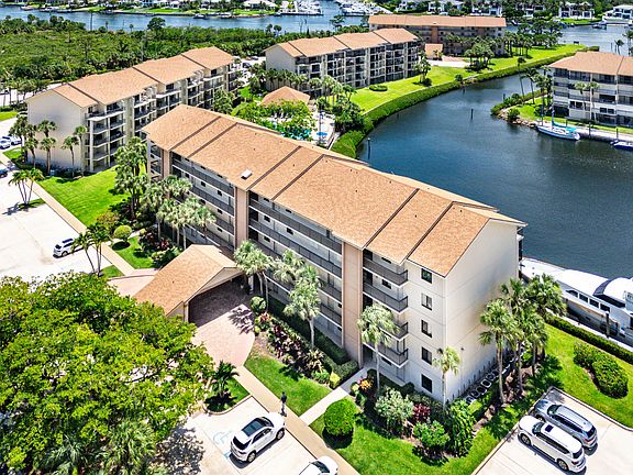 2nd image of 1301 Seafarer Circle #403