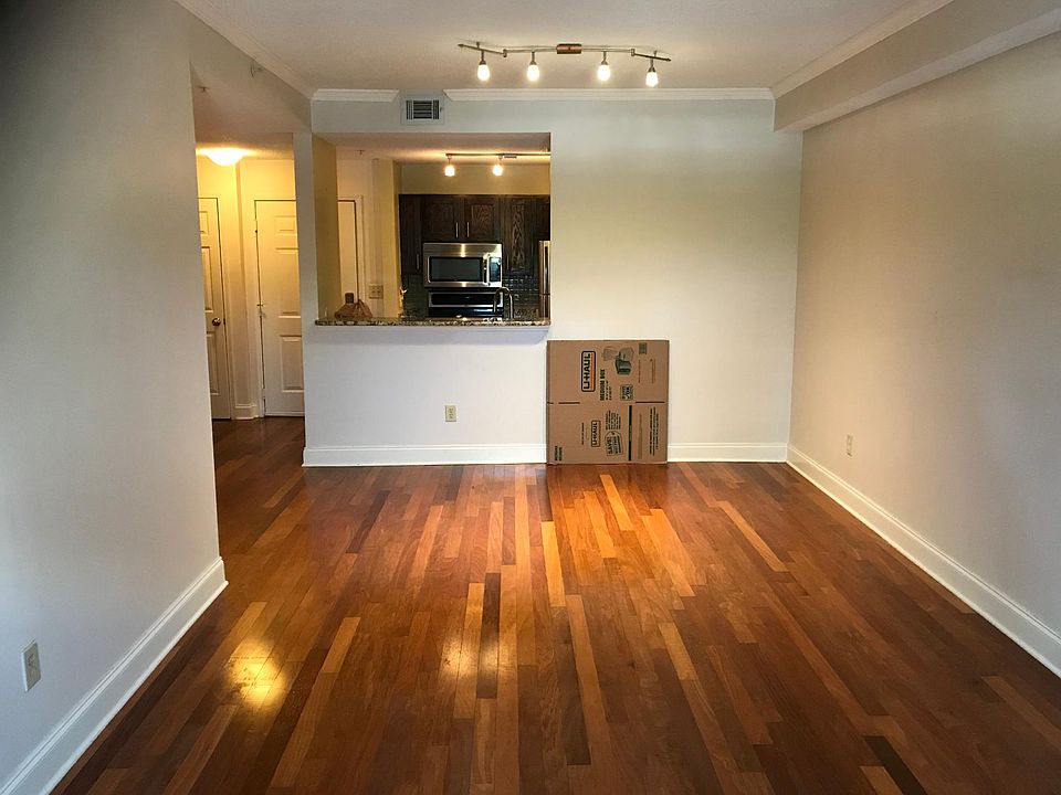 Living space - facing towards kitchen