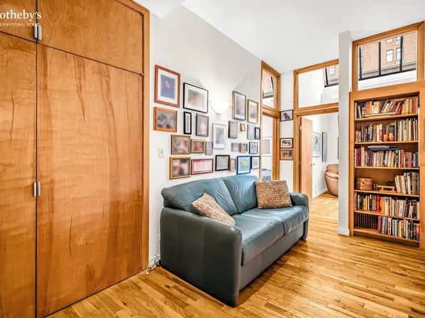 400 West 23rd Street image 13 of 14