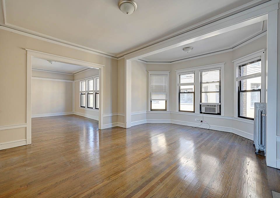 1st image of 2416 N Sawyer Ave #2