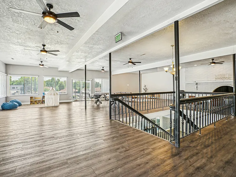 River Rock Apartments — Photo 11