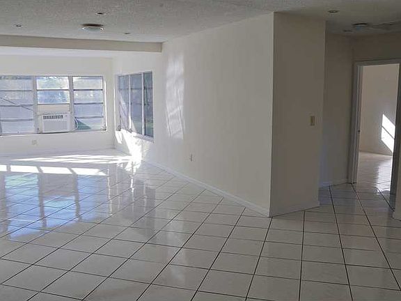 2nd image of 1630 NE 157th Ter