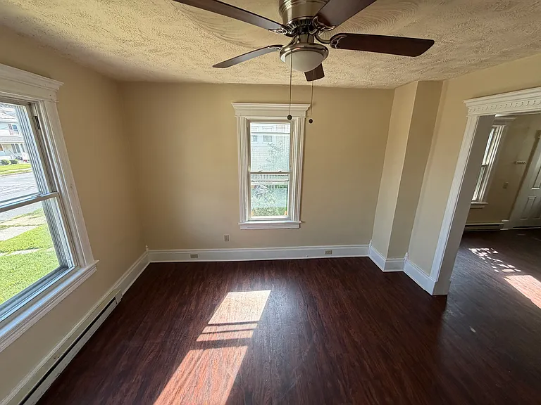 548 Broad St — Photo 3