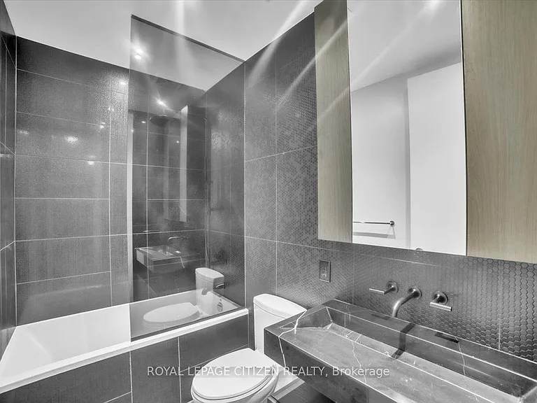 11 Yorkville Ave #6007 — Photo 23