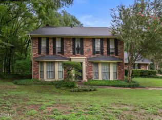208 Longwood Dr, Clinton, MS 39056