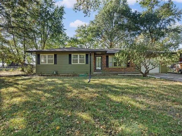 206 Evans St, Tonganoxie, KS 66086