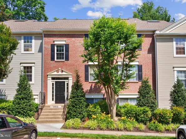 3905 Golf Tee Ct APT 102, Fairfax, VA 22033