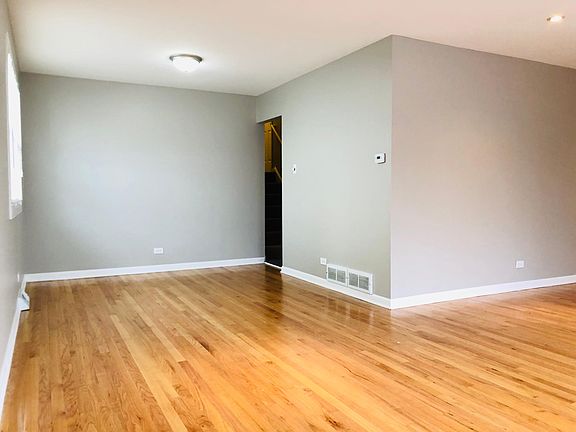 5th image of 1302 Prince Dr