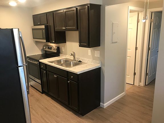 3rd image of 822 Clough Pike APT 4
