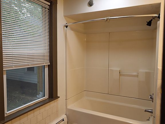 5th image of 599 Rathbun St APT 1R