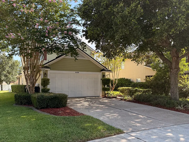 6408 Lavenhorn Ct — Photo 2