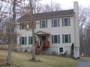 102 Lilac Ct, Milford, PA 18337