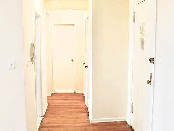 3rd image of 150 Hawthorne St APT 6D