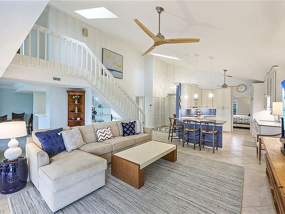 4th image of 26920 Wedgewood DR #401