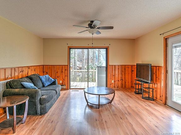 5th image of 93 Woodfern Dr