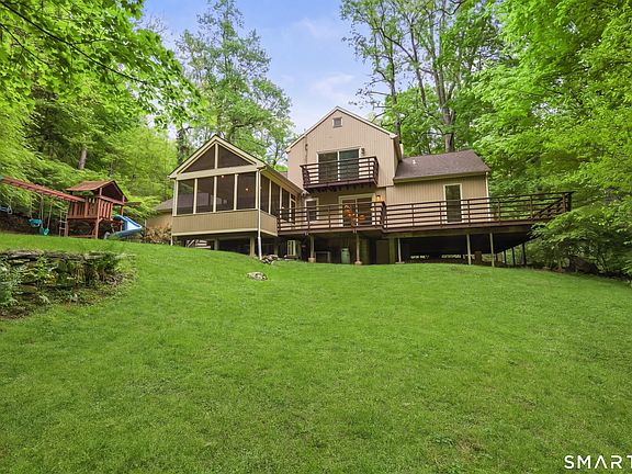 3rd image of 305 Olmstead Hill Road