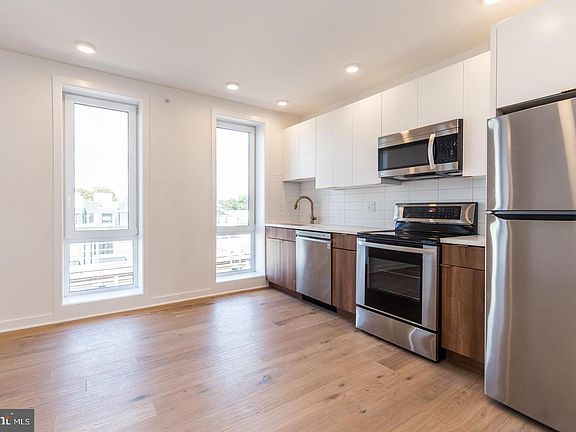 3rd image of 1416 Frankford Ave #306