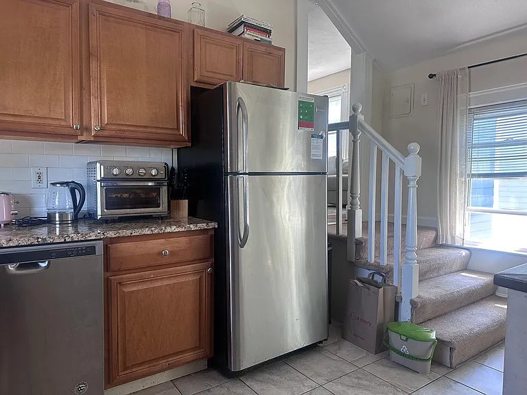 8 Sackville St #3 — Photo 1