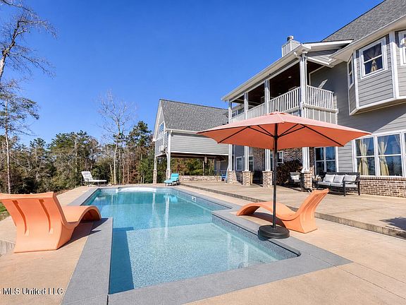 4th image of 20915 Busby Rd