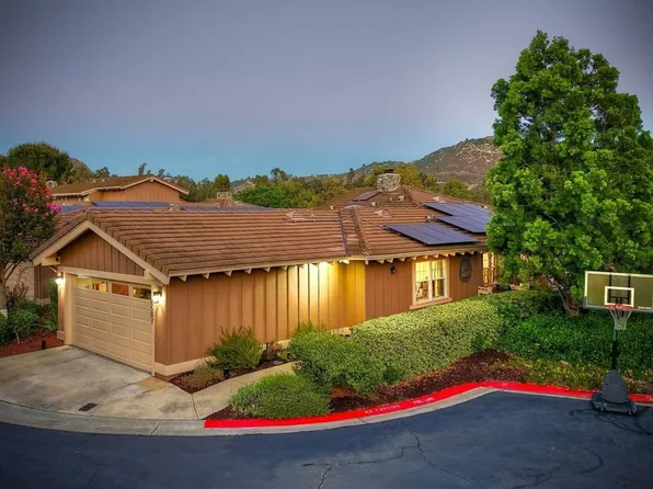 8507 Circle R Course Ln, Escondido, CA 92026