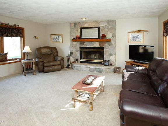 4th image of 8533 N 27th St