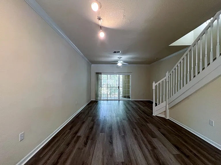 4886 NW 46th Pl #106 — Photo 5