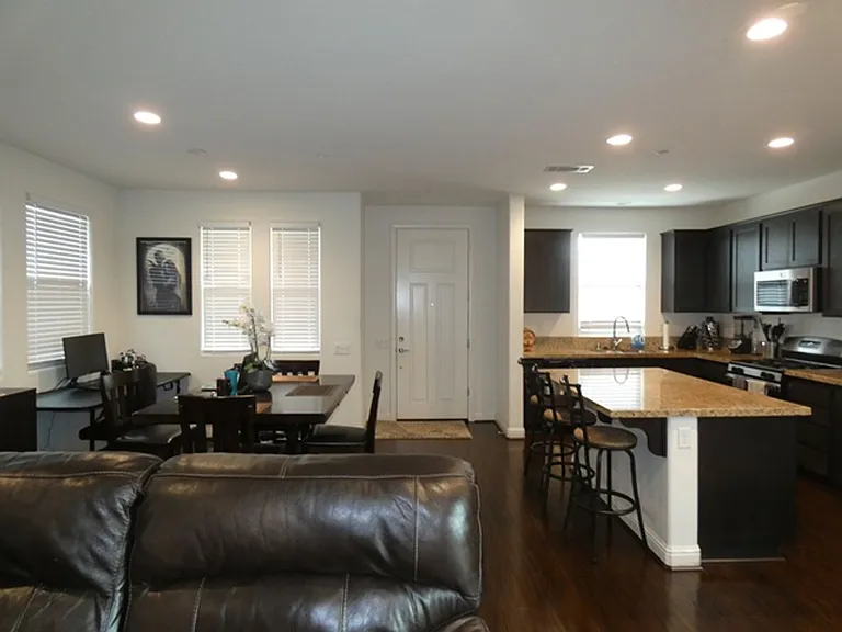 1973 Sterling Pl — Photo 4