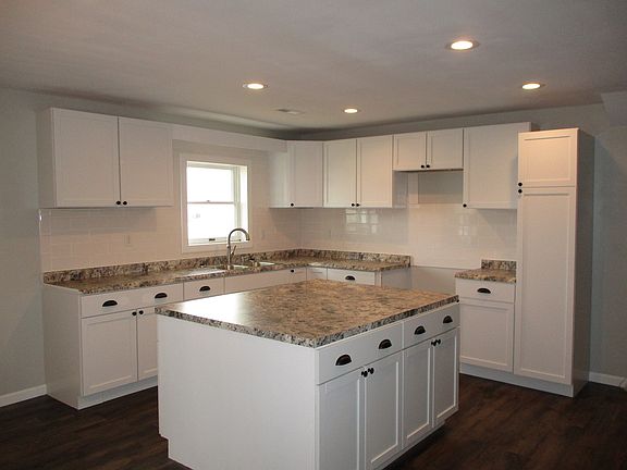 2nd image of 605 N Jackson St