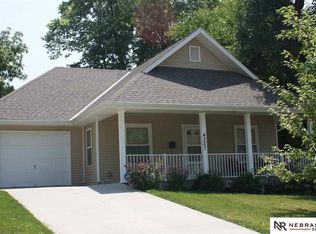 4327 Erskine St, Omaha, NE 68111