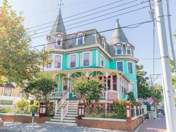 42 Jackson St #3, Cape May, NJ 08204