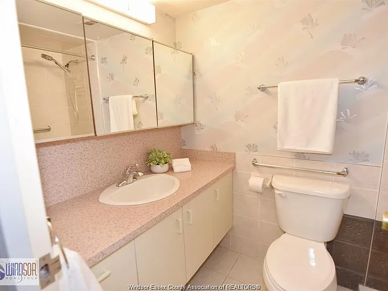 2144 Pelissier St #601 — Photo 28