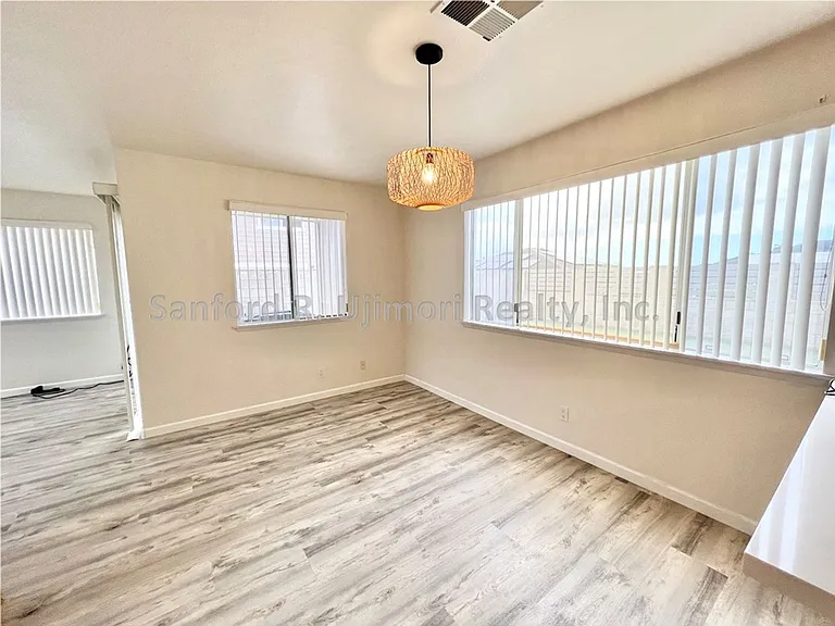 94-1029 Halekapio St — Photo 2